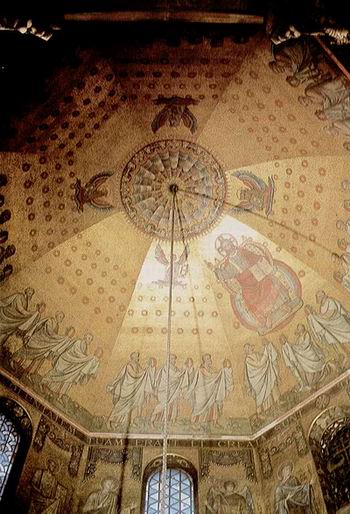 Мозаика на куполе собора