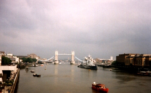 Вид на Темзу и Тауэрский мост