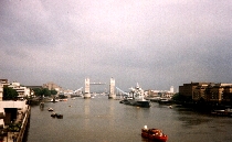 Вид на Темзу и Тауэрский мост
