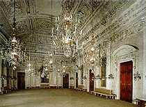 Белая комната
